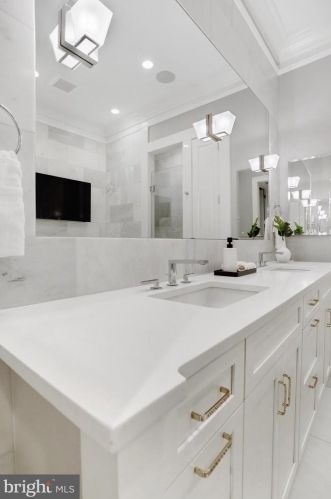 420 3rd St, Washington DC  20003-1930 exterior