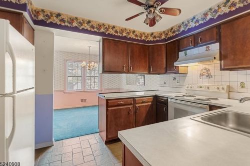 62 Goldfinch Dr, Hackettstown NJ 07840-3008 exterior