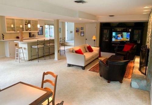 89 Silver Birch Rd, Springfield, MA 01106-1734