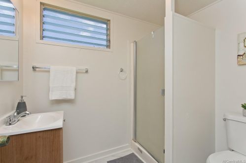 5622 Kawaikui St, Honolulu HI 96821-2021 exterior