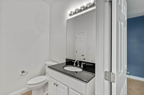 820 Highpointe Cir, Pittsburgh PA 15220-1854 exterior