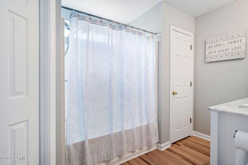 4 Hidden Lk Ln, Bluffton SC 29910-8002 exterior