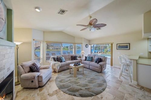 6791 Compton Ln, Naples FL 34104-7824 exterior