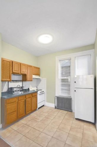 925 Orchard St, Peekskill NY  10566-2727 exterior