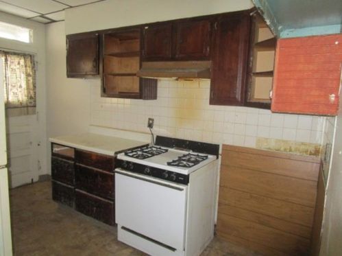 3104 Ashlyn St, Pittsburgh PA 15204-1706 exterior