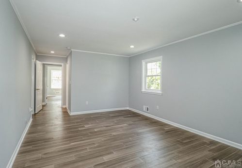 22 La Valencia Rd, Old Bridge NJ  08857-3305 exterior