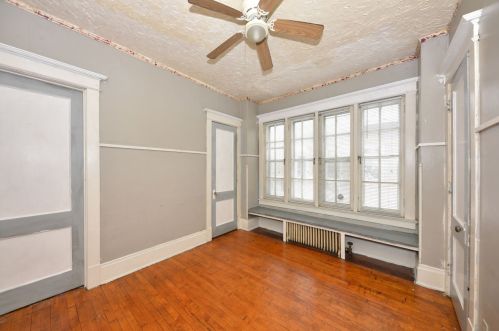 2616 10th St, Milwaukee, WI 53215-3430