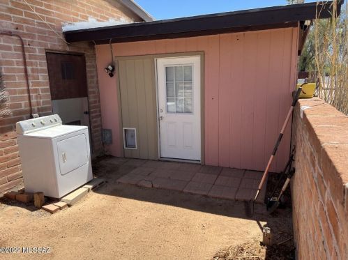 3241 Monte Vis Dr, Tucson AZ 85712-1630 exterior