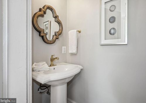 932 O St, Washington DC  20001-4265 exterior