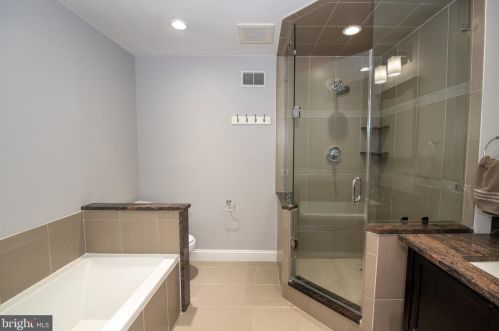 2932 Juniper St, Philadelphia PA 19148-4951 exterior