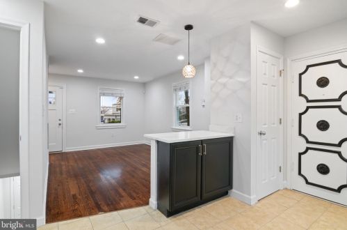 5120 Jay St, Washington DC 20019-5529 exterior