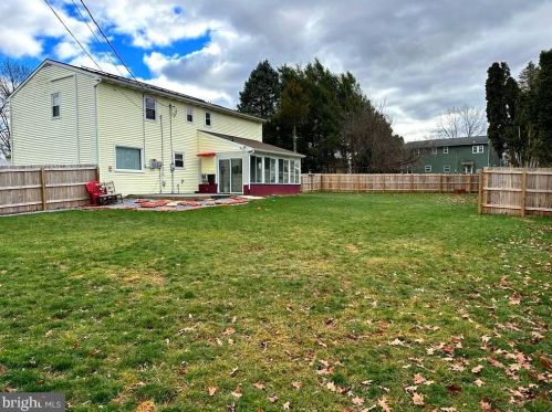 104 Armstrong Ln, Lancaster PA  17603-5972 exterior