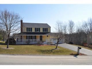 12 Newton St, Merrimack, NH 03054-4027