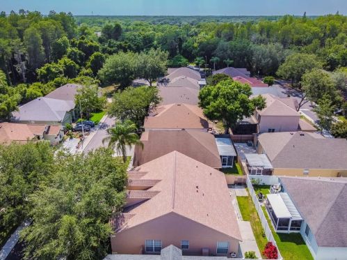 8814 Cypress Hammock Dr, Tampa FL  33614-8100 exterior