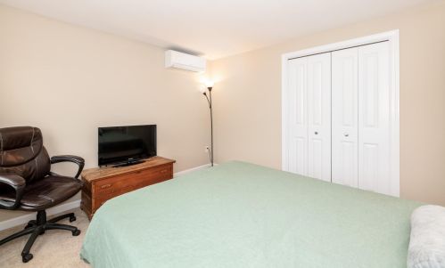 24 Amy Way, Concord NH  03303-1045 exterior