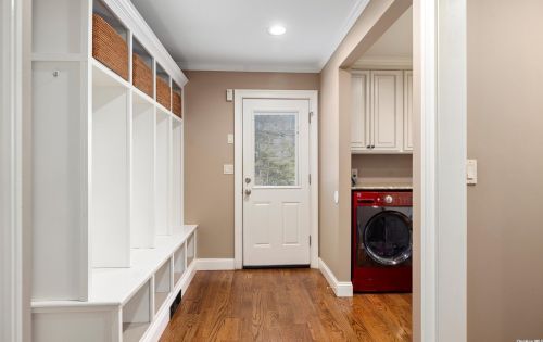 103 Buttonwood Dr, Huntington Station NY 11746-4803 exterior