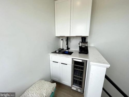 930 2nd St, Philadelphia PA 19133-3303 exterior