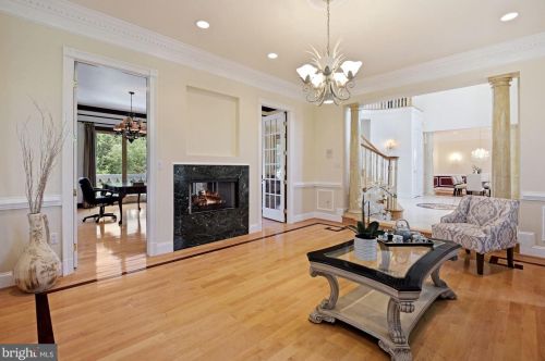 12705 Greenbriar Rd, Rockville MD 20854-6324 exterior