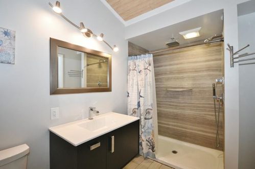 921 Meadowcroft Ave, Pittsburgh PA 15216-1119 exterior