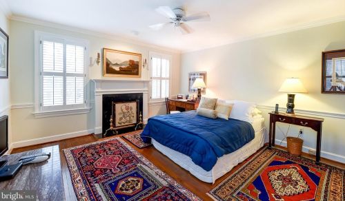 217 6 St, Washington DC 20003-1135 exterior