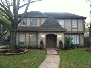 16214 Lakeview Dr, Houston TX  77040-2028 exterior