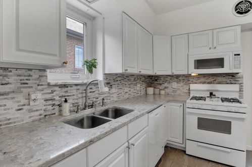 4955 Bancroft Ave, Saint Louis MO 63109-2416 exterior