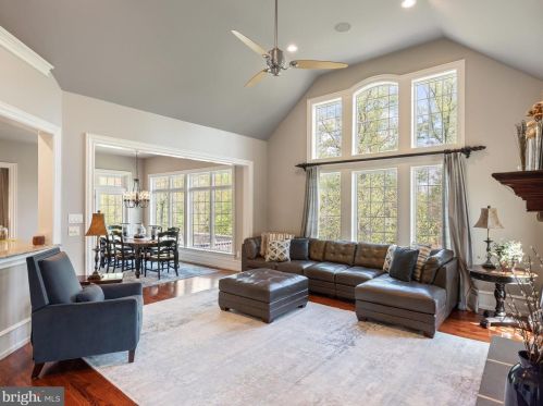 271 Blackburn Dr, Berwyn PA  19312-2801 exterior