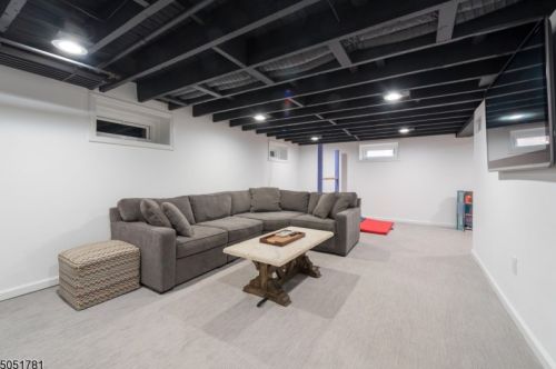 16 Burroughs Way, Maplewood NJ 07040-1410 exterior