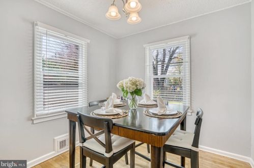 6014 Kings Hwy, Alexandria VA  22303-2232 exterior