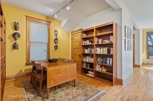 3822 Seeley Ave, Chicago IL 60645-5511 exterior