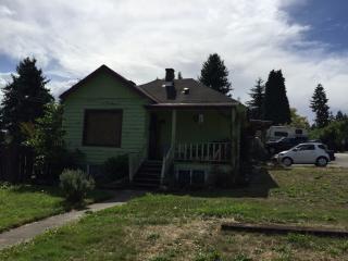 1201 124 St, Seattle WA  98125-5150 exterior