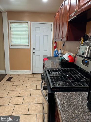 1116 White St, Chester PA 19013-6428 exterior