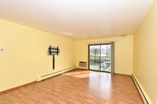 4025 84th St, Milwaukee, WI 53228-2336