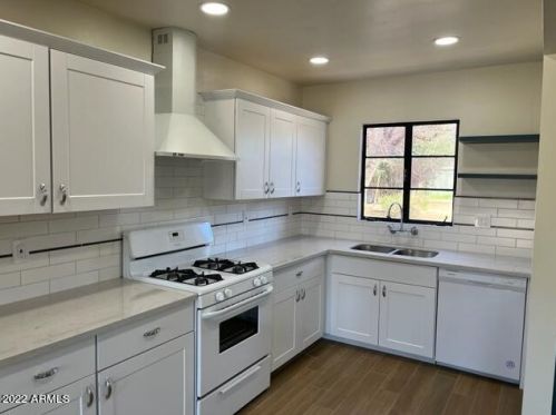 2041 16 Ave, Phoenix AZ 85021-5411 exterior