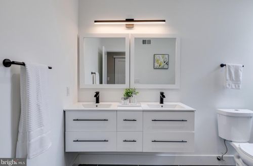 1013 24th St, Philadelphia PA  19146-2543 exterior