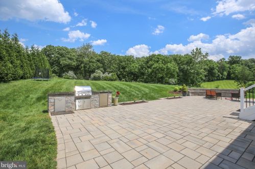 17674 Tobermory Pl, Leesburg VA  20175-7052 exterior