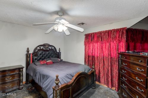 4419 Earll Dr, Phoenix AZ  85031-3821 exterior