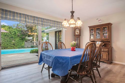 652 Ruddiman Dr, Meskegon MI 49445-2867 exterior