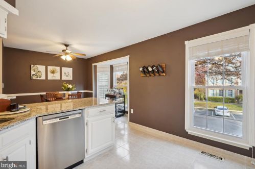 6607 Kelsey Pt Cir, Alexandria VA 22315-5528 exterior