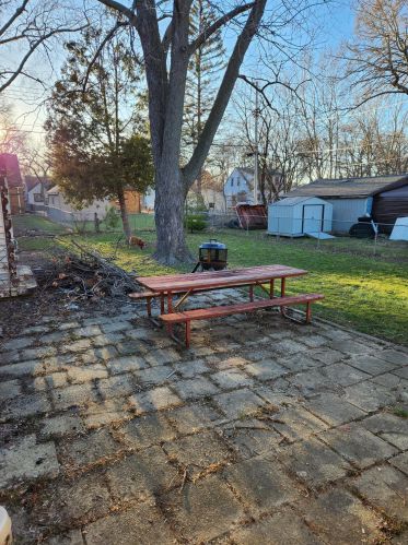 5005 56th St, Milwaukee, WI 53218-4213