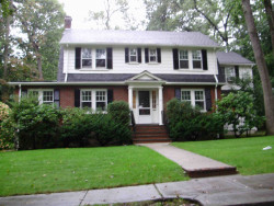 100 Devonshire Rd, Newton, MA 02468-2213