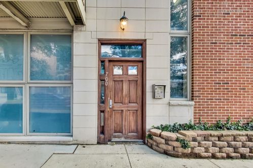 700 Grand Ave, Chicago IL 60654-5508 exterior