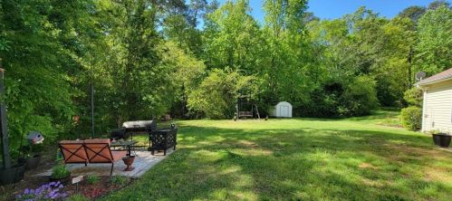 2260 Harmony Lk Cir, Lithonia GA exterior