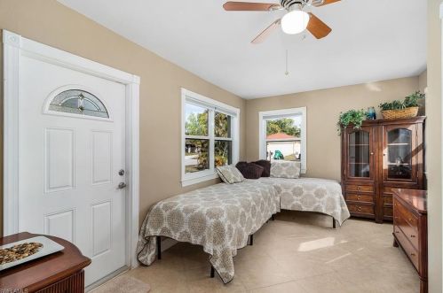 794 107 Ave, Naples FL 34108-1857 exterior