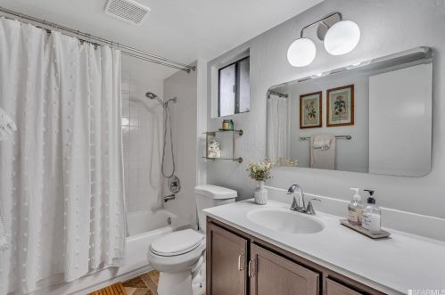 8136 Camelback Pl, Concord CA 94523-1225 exterior