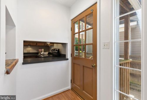 13763 Travilah Rd, Rockville MD 20850-3532 exterior