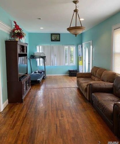 100 3rd Ave, Huntington Station, NY 11746-2308