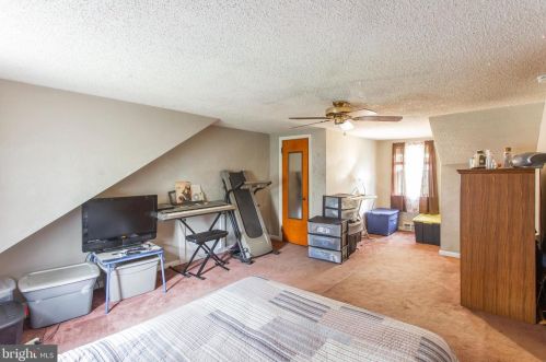 540 Riv Dr, Camden NJ 08110-2918 exterior