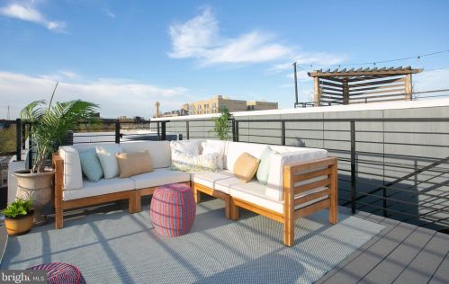 736 Kenyon St, Washington DC  20010-1522 exterior