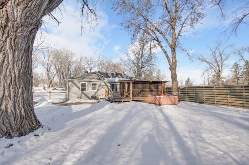 5214 County Line, Saint Paul MN 55110-1231 exterior